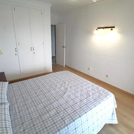Very Lightful Apartment. Incredible Sea Views. Big Terrace, Swimming Pool. Ac. Very Close To Center. Appartement Alicante