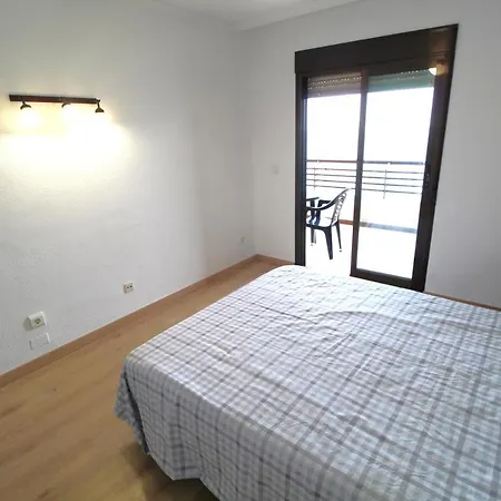 Very Lightful Apartment. Incredible Sea Views. Big Terrace, Swimming Pool. Ac. Very Close To Center. Appartement Alicante