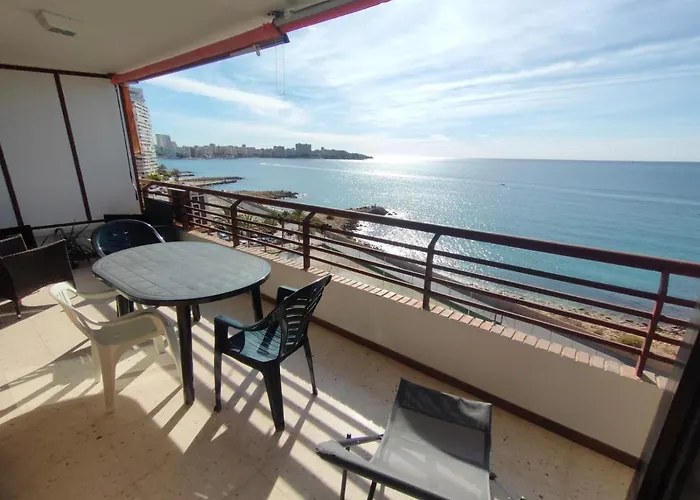 Very Lightful Apartment. Incredible Sea Views. Big Terrace, Swimming Pool. Ac. Very Close To Center. アパート アリカンテ