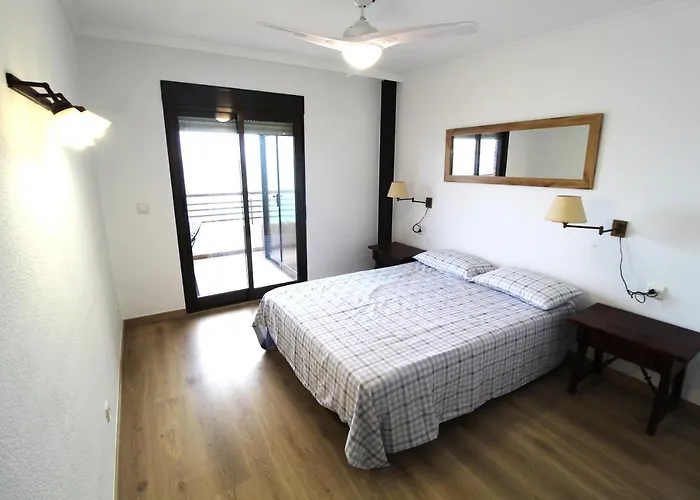Very Lightful Apartment. Incredible Sea Views. Big Terrace, Swimming Pool. Ac. Very Close To Center. アパート *