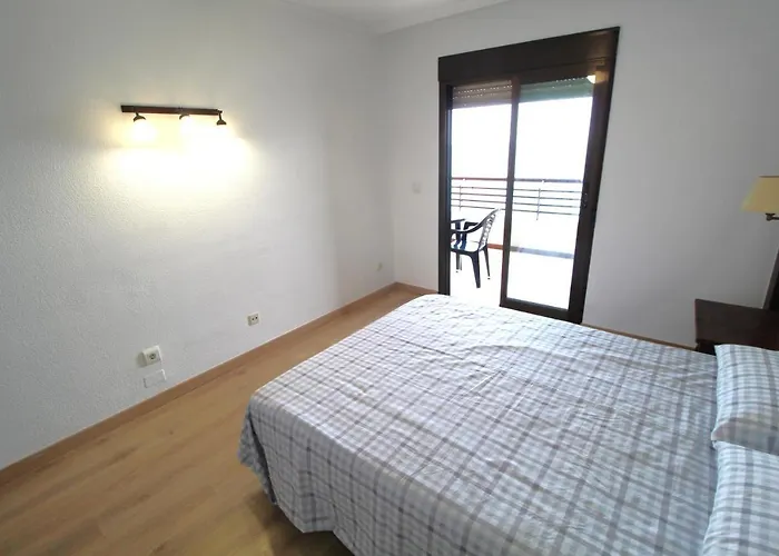 Very Lightful Apartment. Incredible Sea Views. Big Terrace, Swimming Pool. Ac. Very Close To Center. アパート アリカンテ
